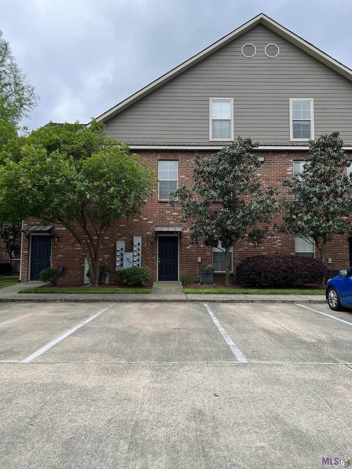 7300 Burbank Dr - Photo 1