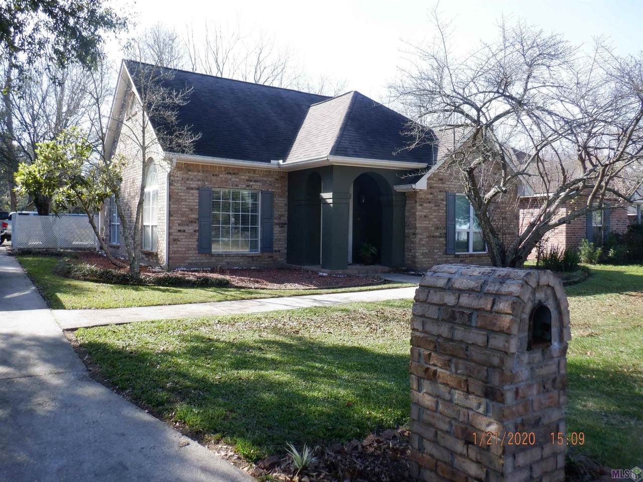 18105 Woodhaven Dr - Photo 1