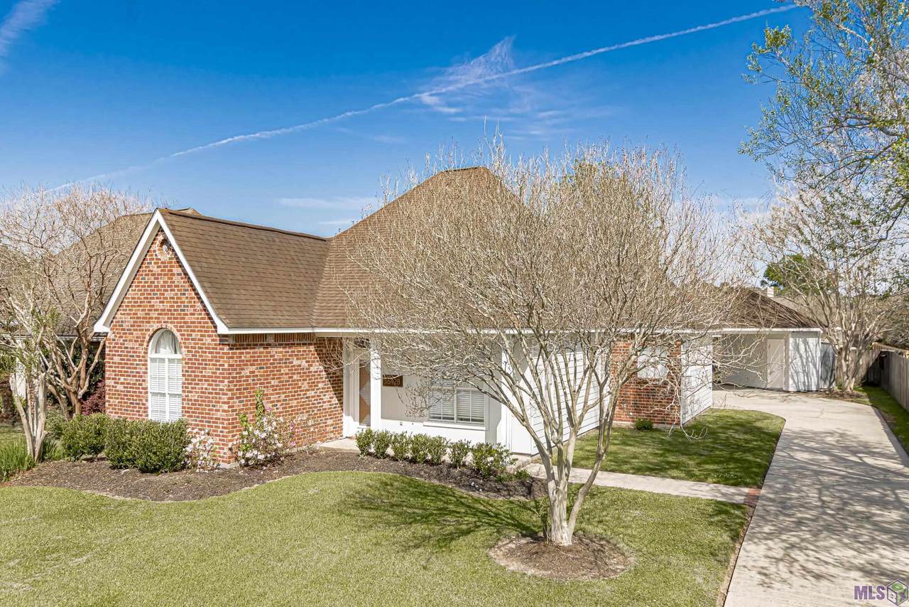36428 Manchac Trace Ave - Photo 1
