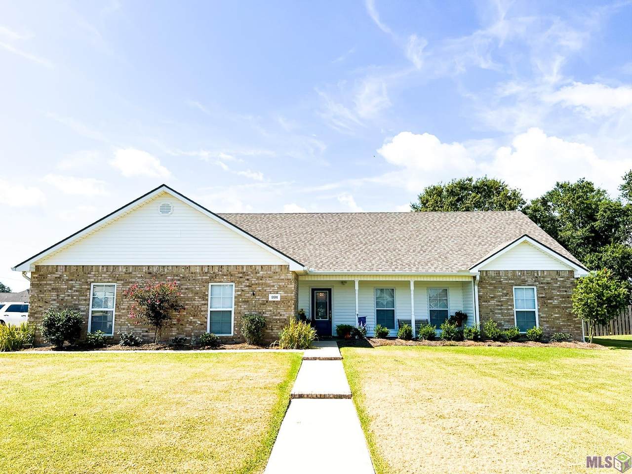 201 Joshua St - Photo 1