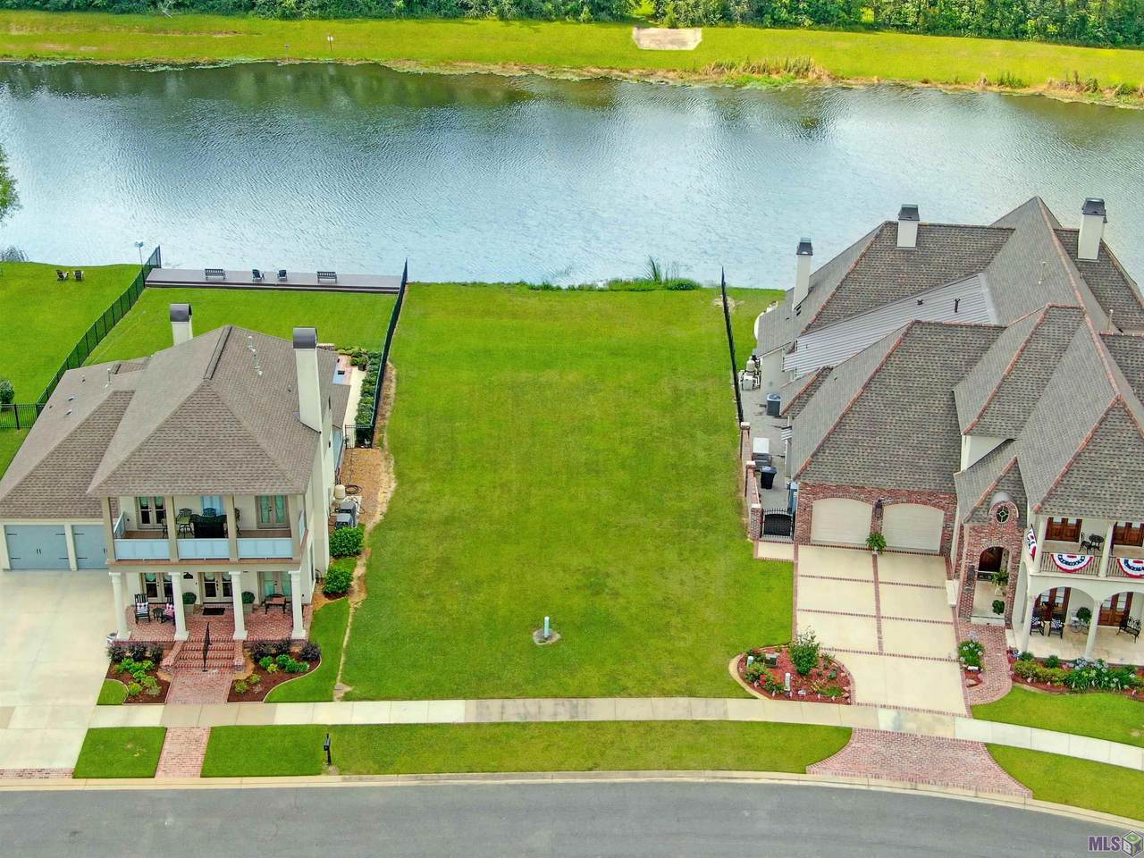 13032 Waterside Dr - Photo 1