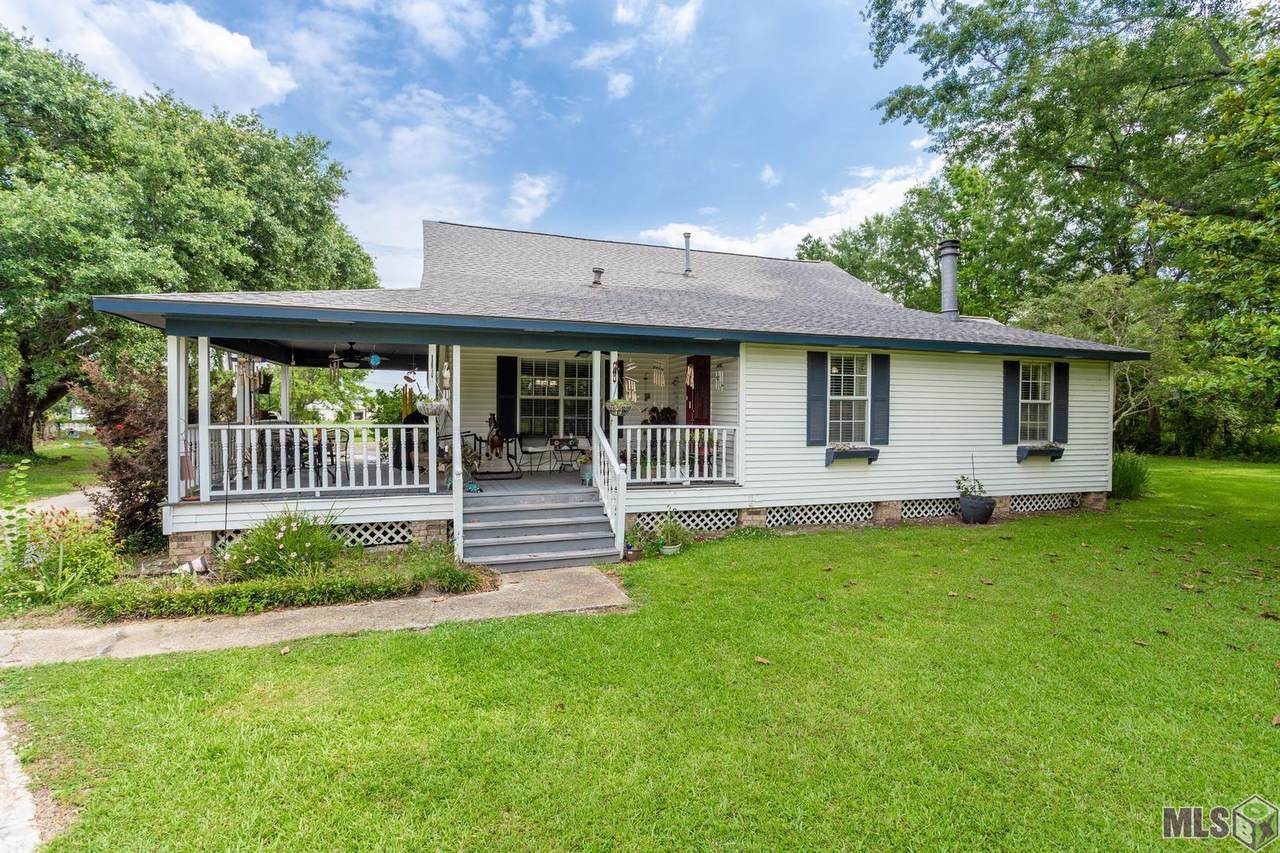 10539 Village Rd - Photo 1