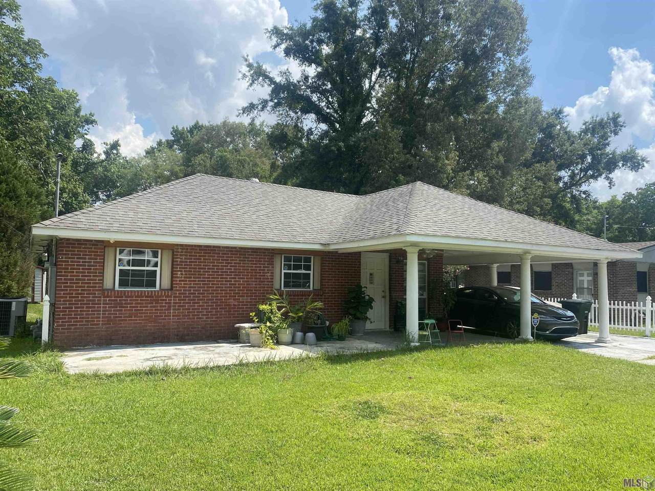 2245 Plantation Dr - Photo 1