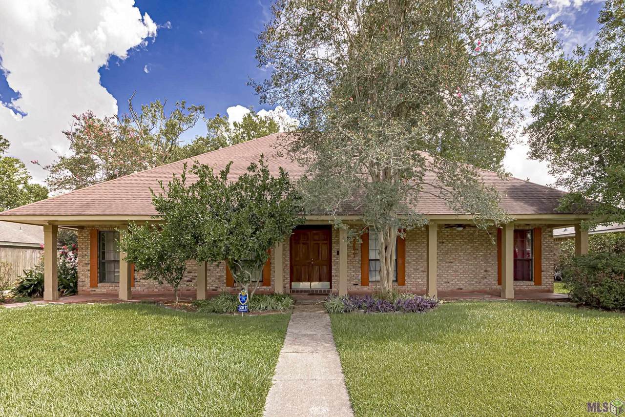 12811 Oak Hills Pkwy - Photo 1
