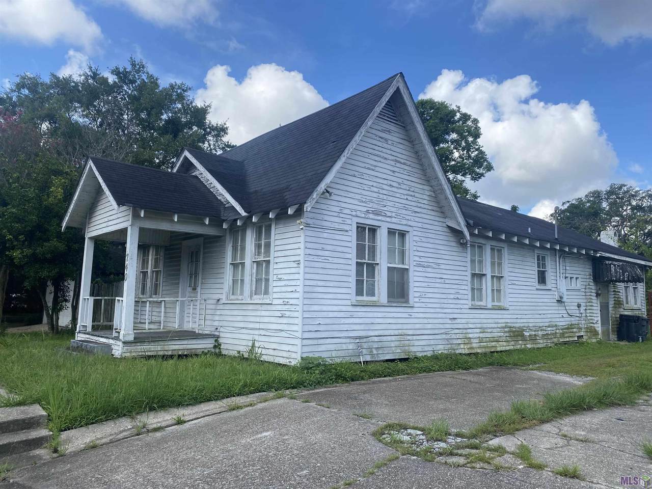 740 Foster Dr - Photo 1