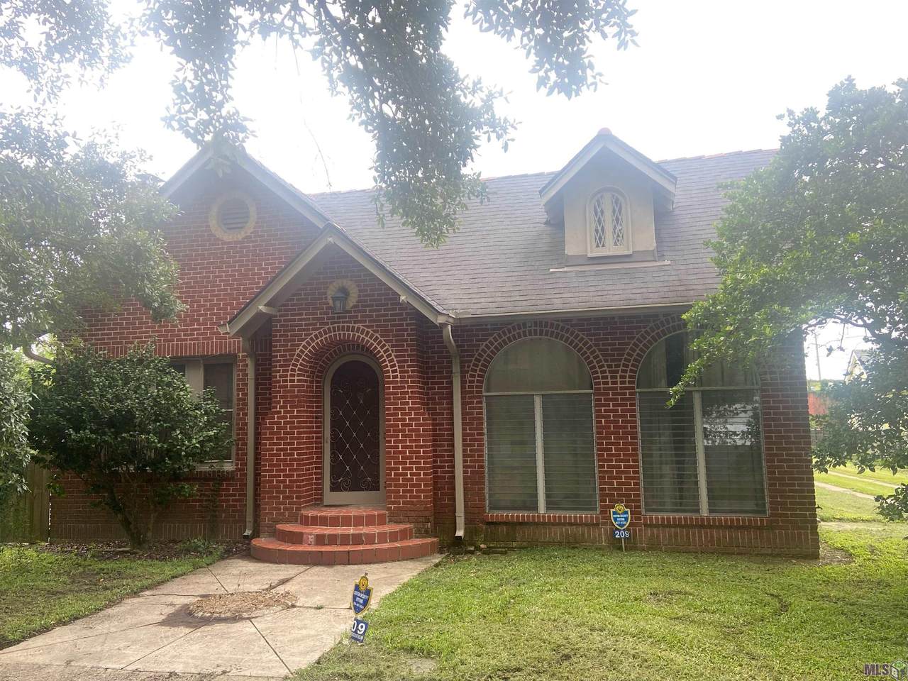 209 Houmas St - Photo 1