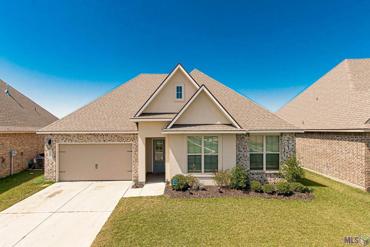 21285 West Grove Dr - Photo 1