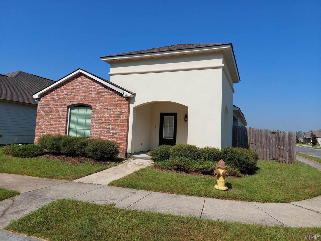 1406 Alouette Dr - Photo 1