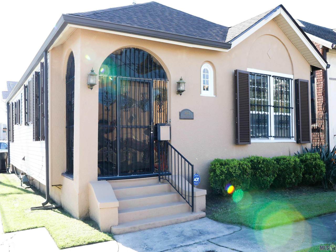 1600 Gayoso St - Photo 1