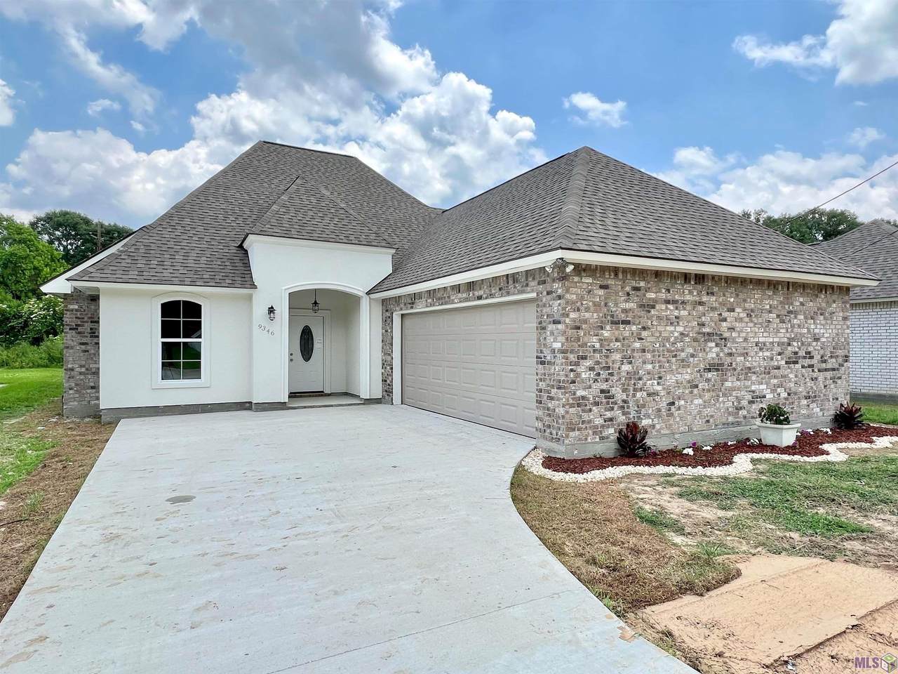 4563 Baker Blvd - Photo 1