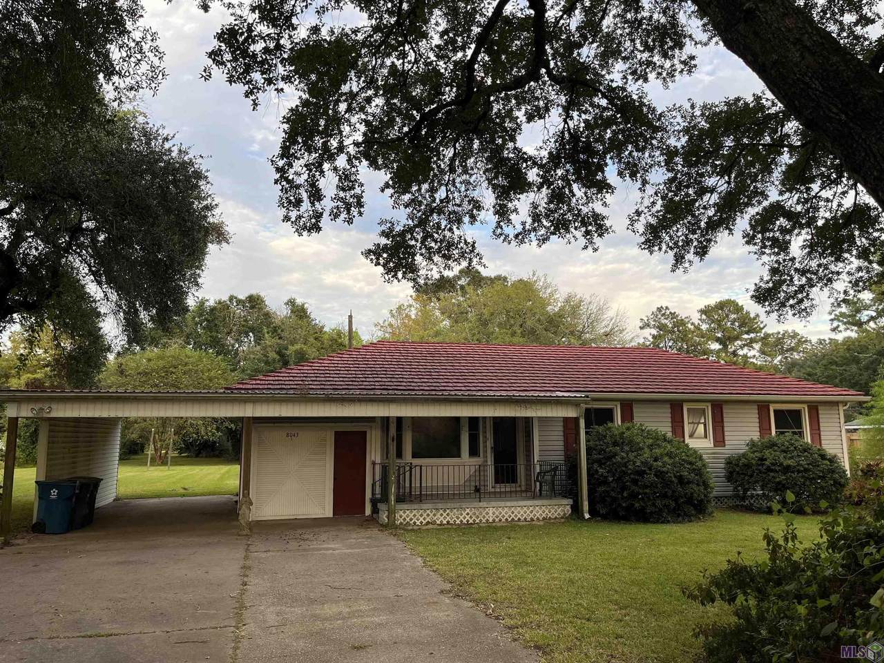 8043 First St - Photo 1