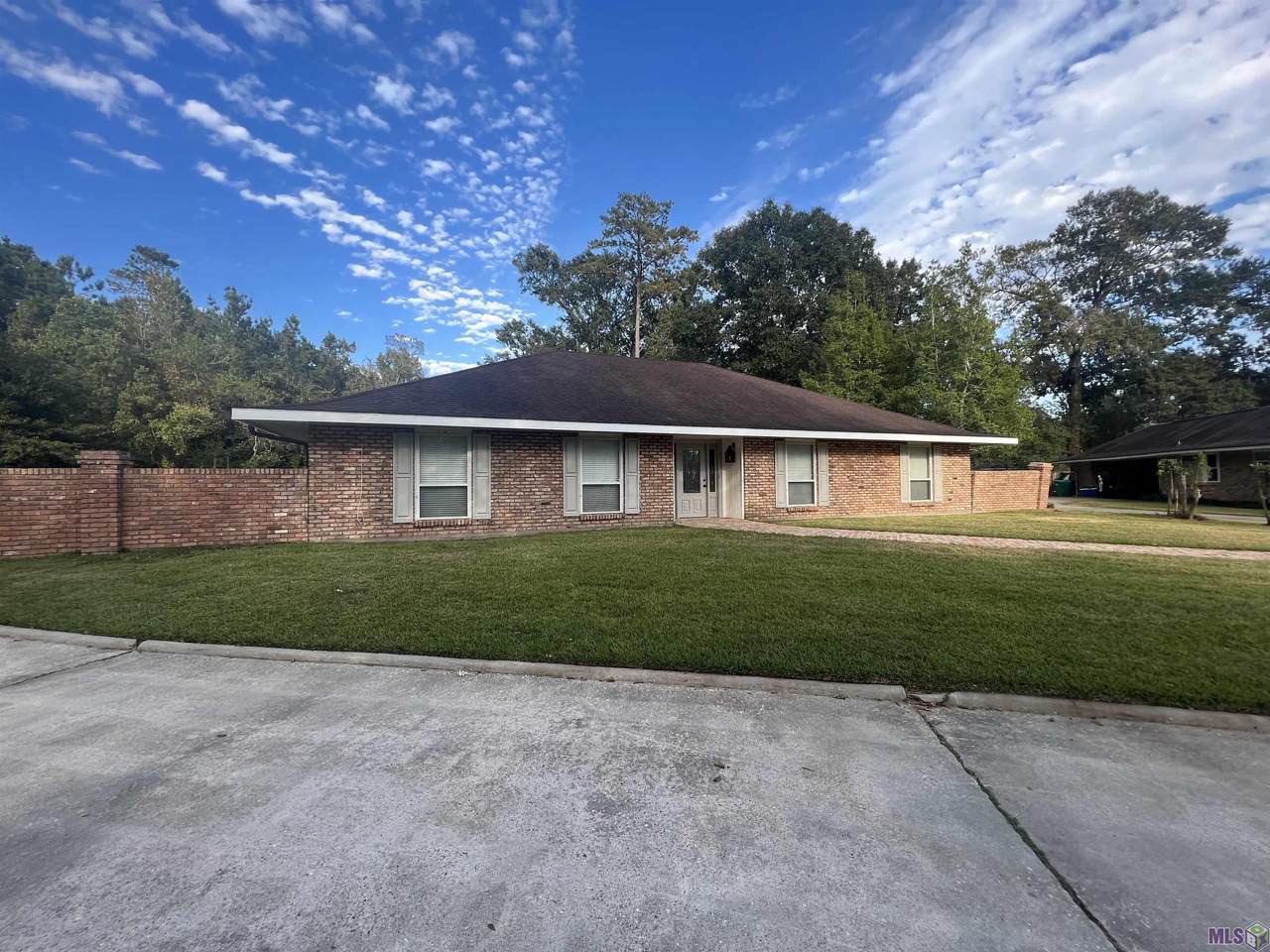 1448 Lansdowne Dr - Photo 1
