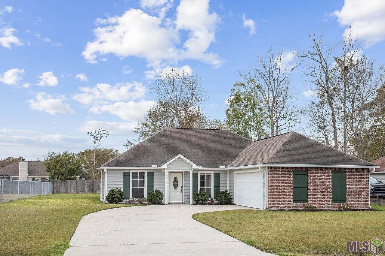 17067 Fox Ridge Dr - Photo 1
