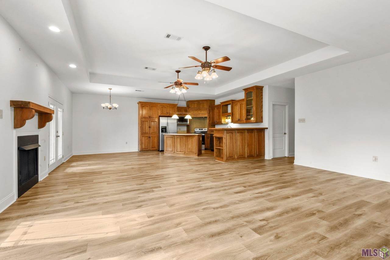 444 Westhaven Blvd - Photo 1