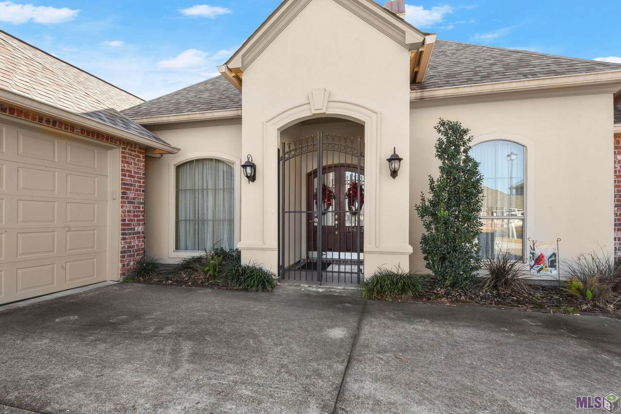10427 Fernbrook Ave - Photo 1