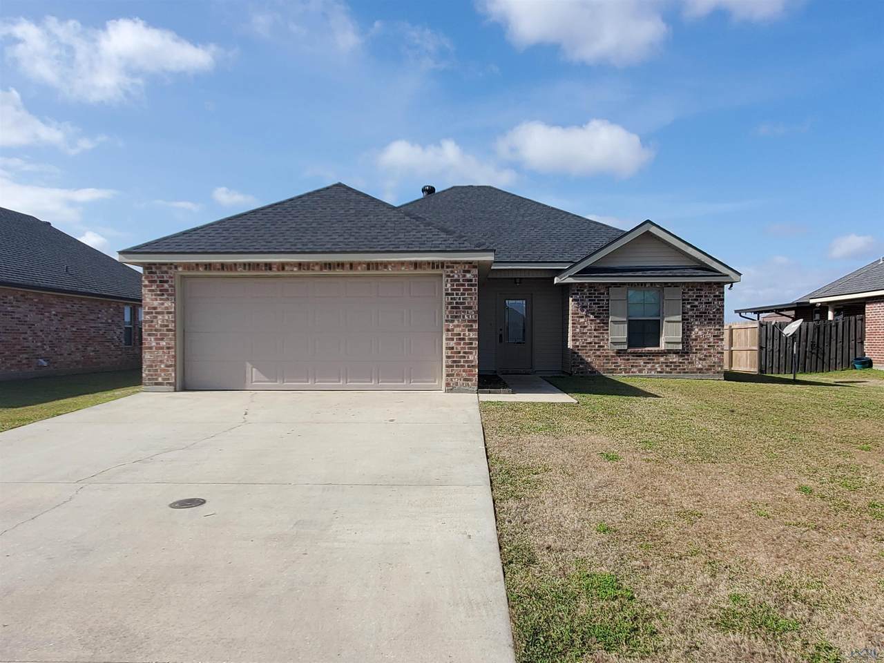 362 Landmark Dr - Photo 1