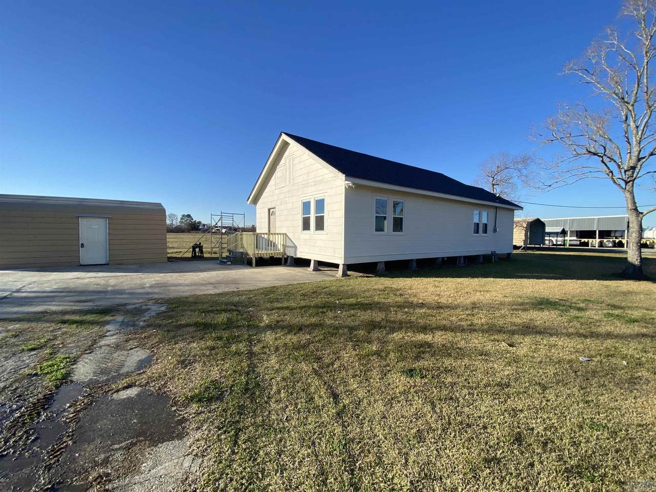 304 Plaisance Drive - Photo 1