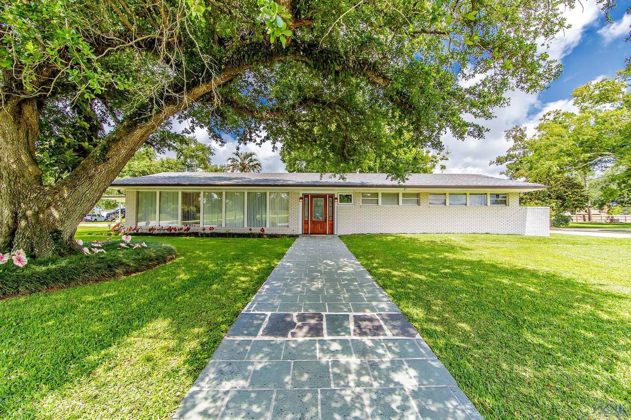 600 Hollygrove Avenue - Photo 1