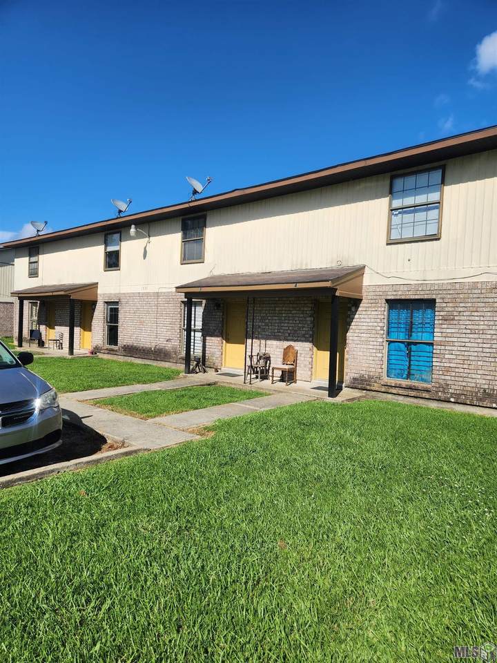 1735 Mast Dr - Photo 1