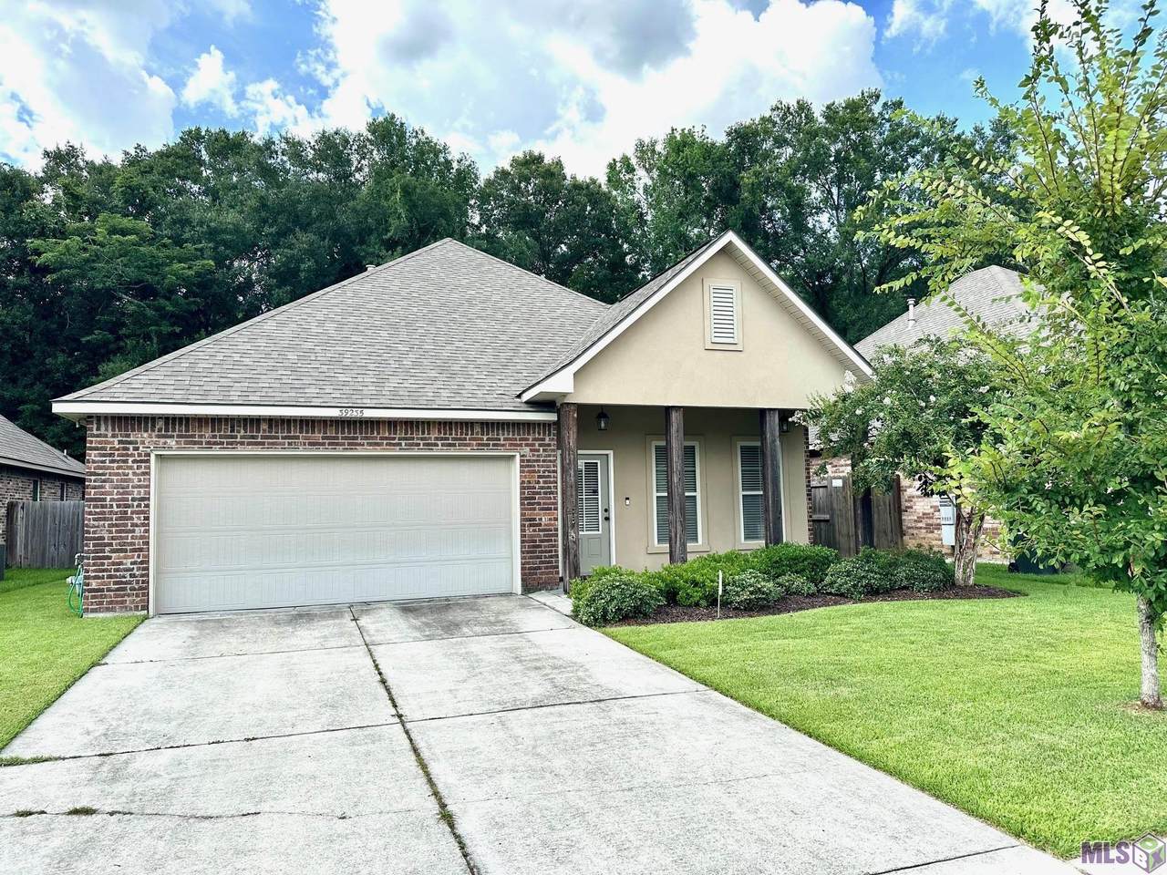 39235 Superior Wood Ave - Photo 1