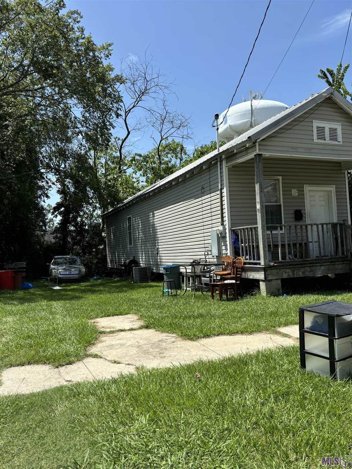 1702 America St - Photo 1