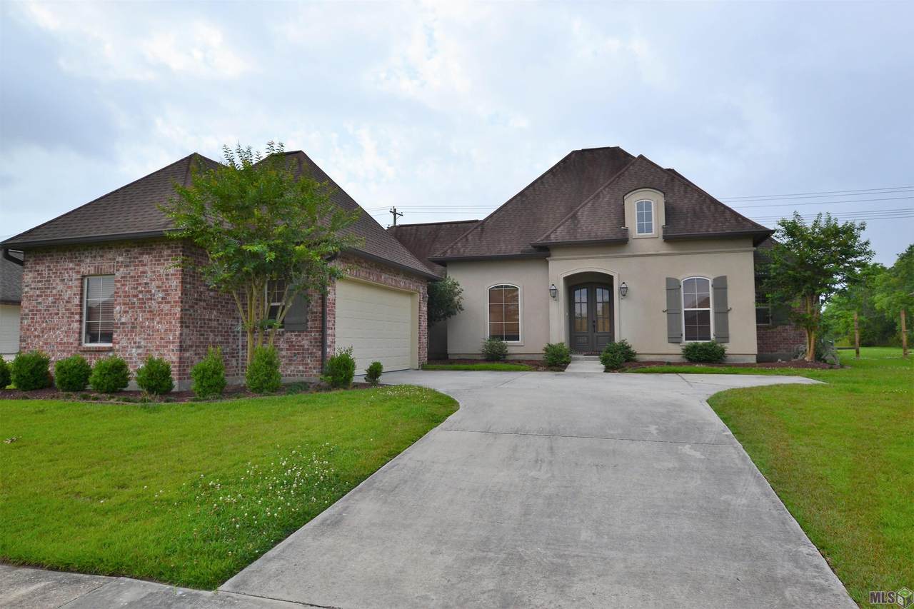 1860 Pointe South Dr - Photo 1