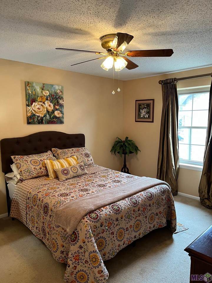 2245 King Arthur Blvd - Photo 1