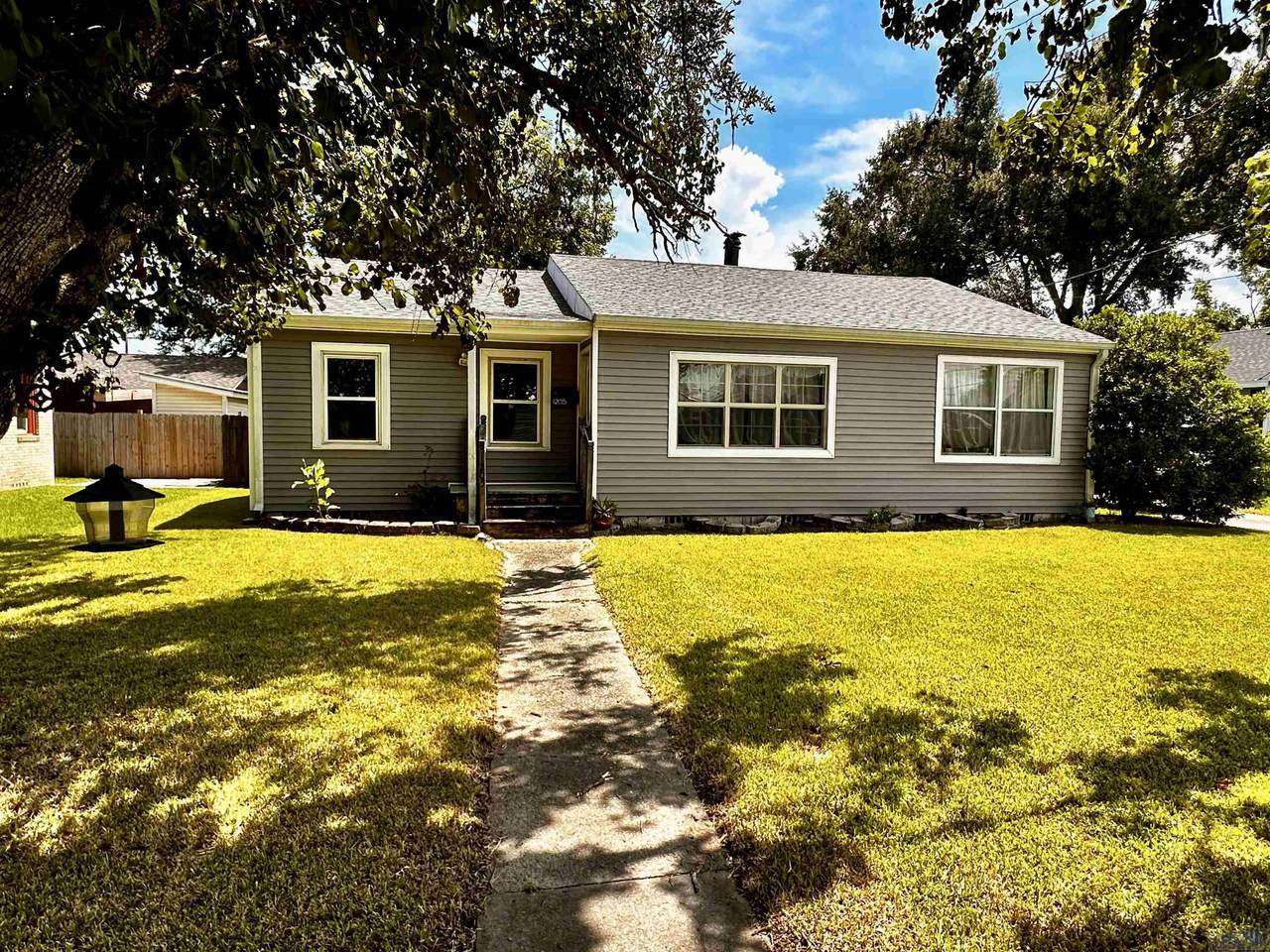 1205 Lafourche Drive - Photo 1