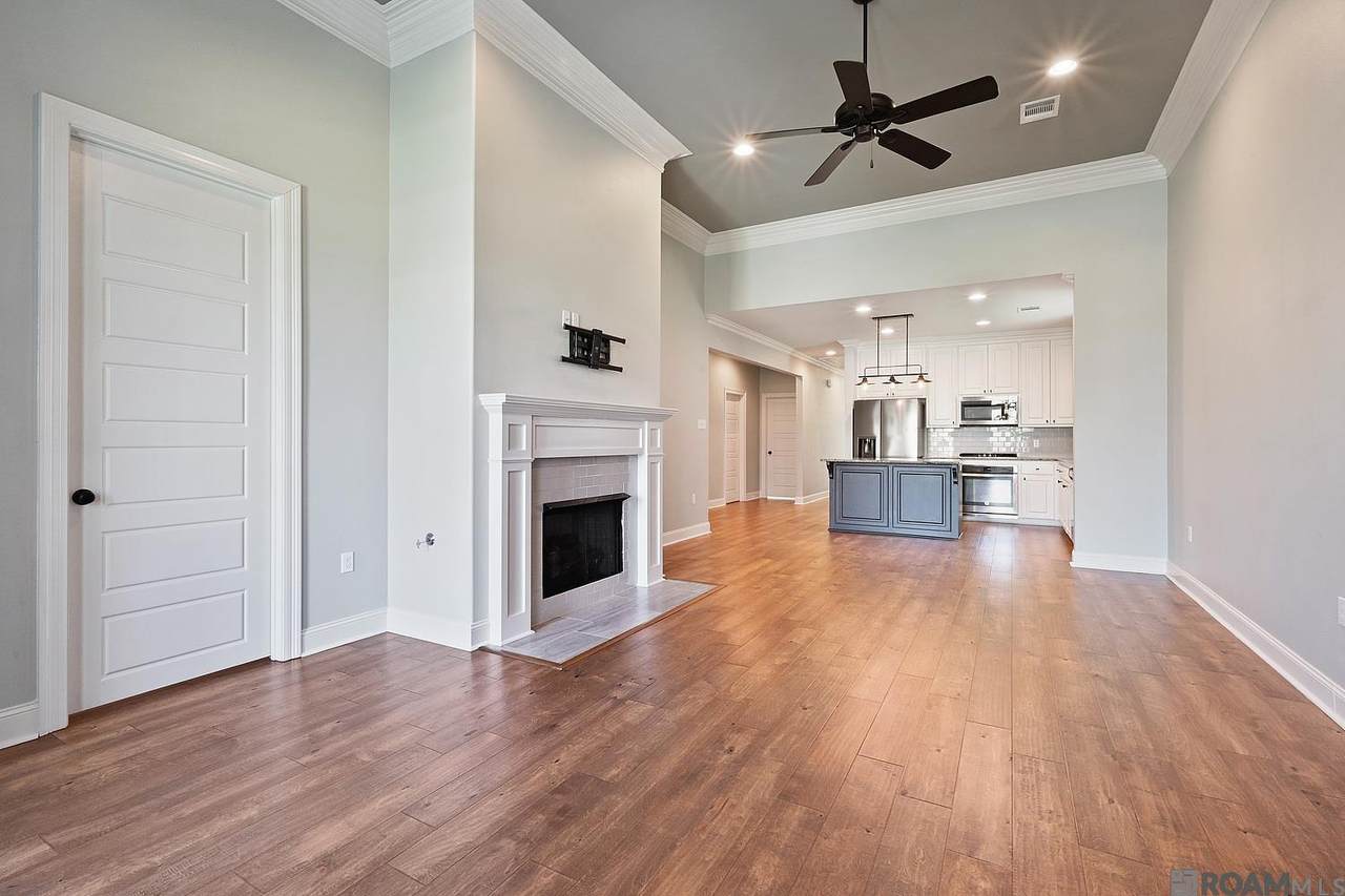 2618 Cresthaven Ave - Photo 1