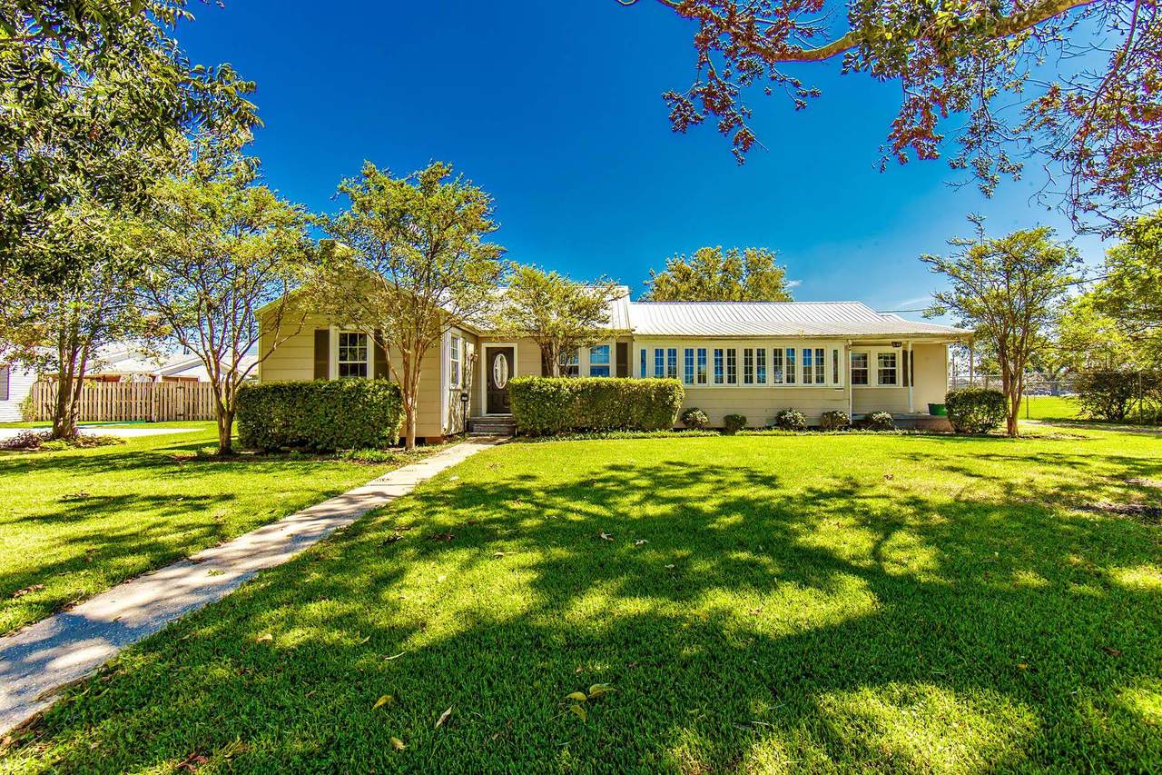 603 Lafourche Drive - Photo 1