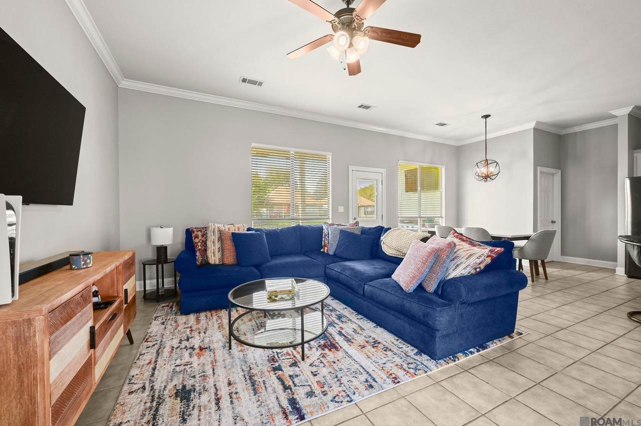 2822 Nicholson Lake Dr - Photo 1