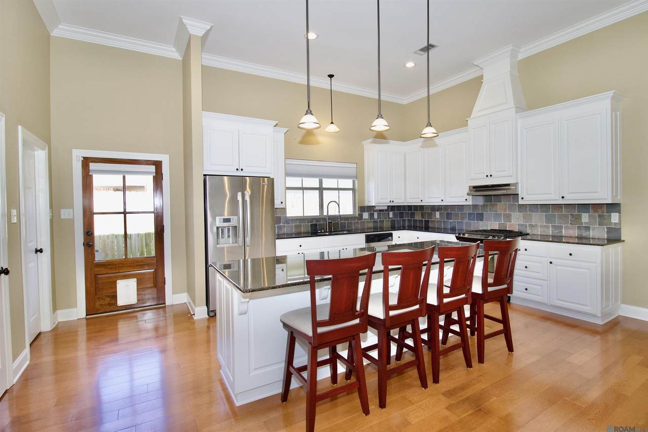 2166 Hillridge Ave - Photo 1
