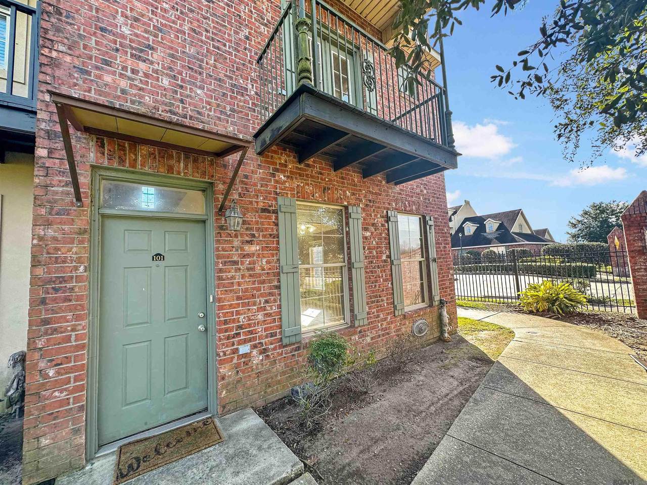 10600 Lakes Blvd - Photo 1