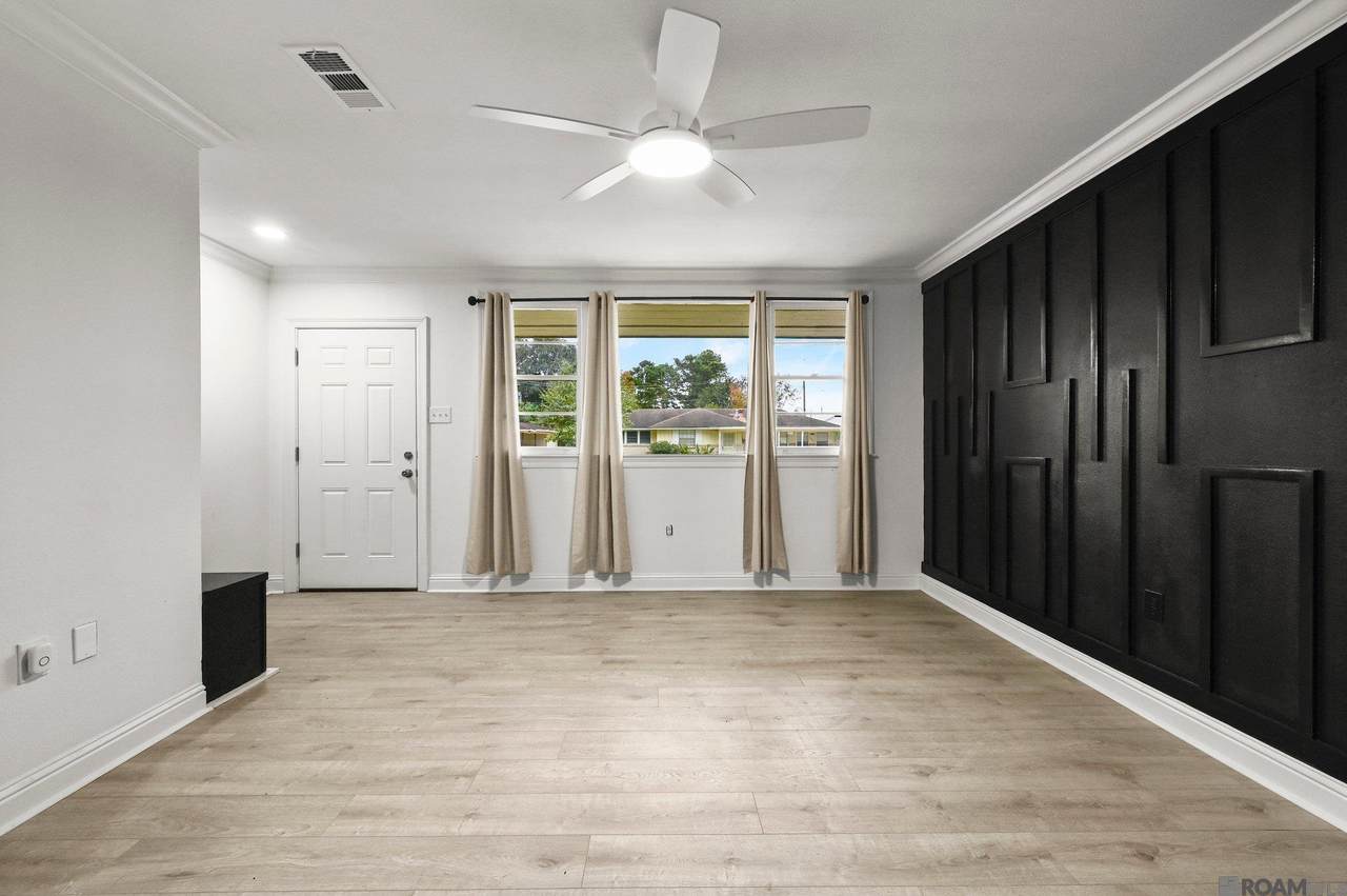 5043 Bardwell Dr - Photo 1