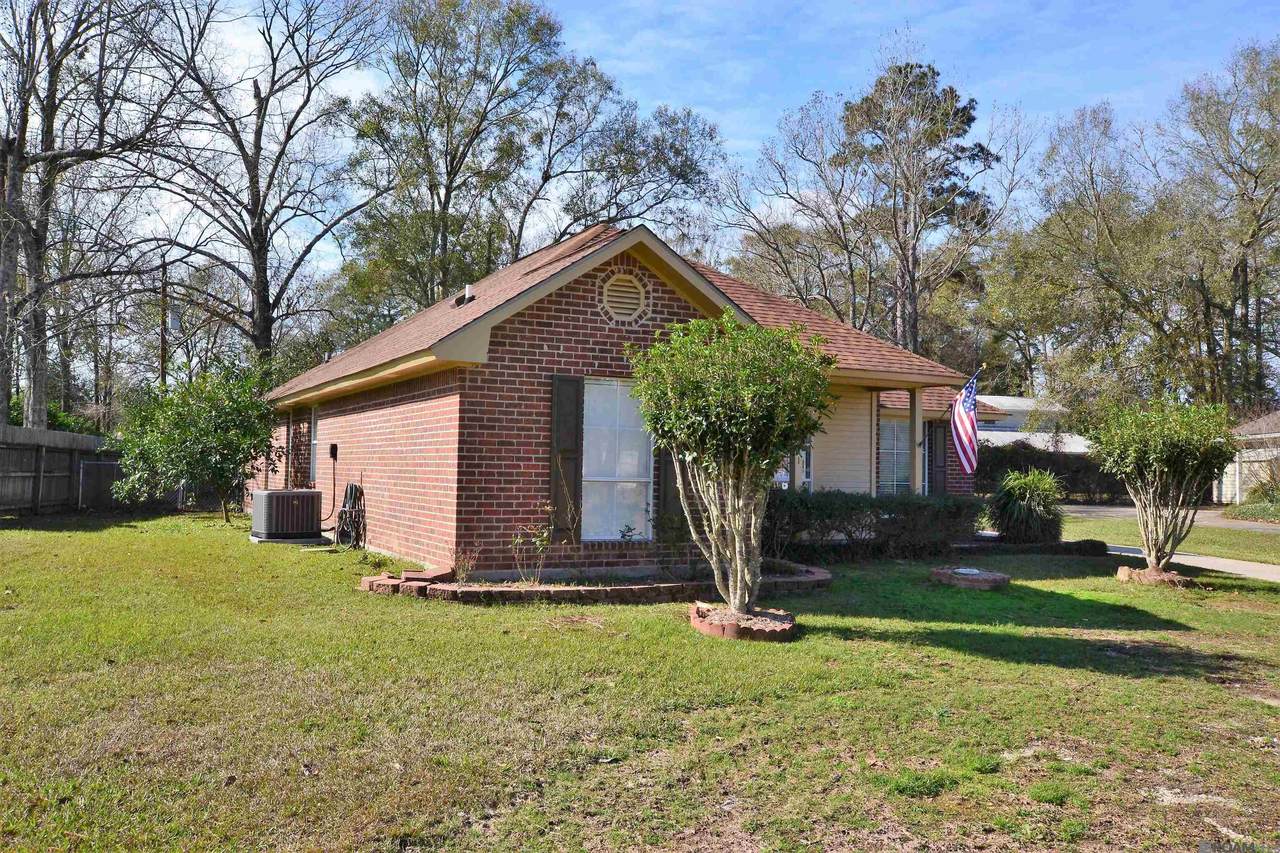 1521 Brookfield Dr - Photo 1