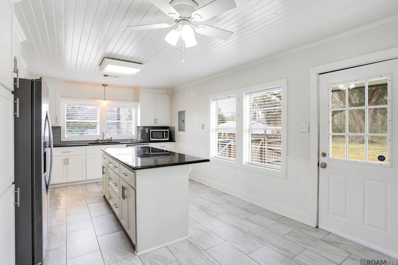 38097 Henry Rd - Photo 1