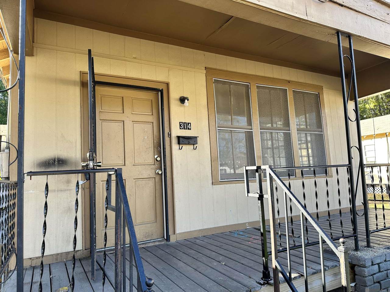 314 18th St - Photo 1