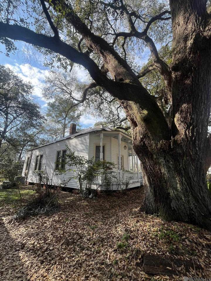 https://bt-photos.global.ssl.fastly.net/batonrouge/1280_boomver_1_2025003918-2.jpg