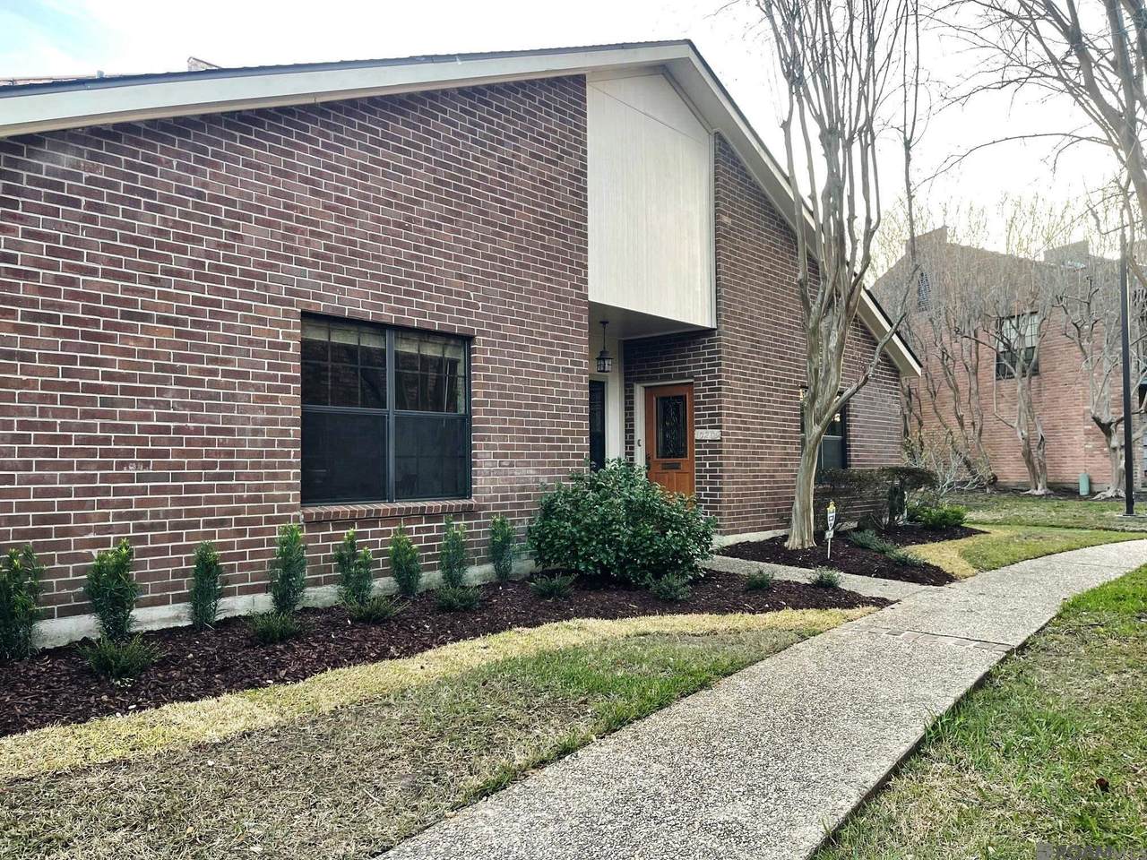 10209 Runnymede Ave - Photo 1