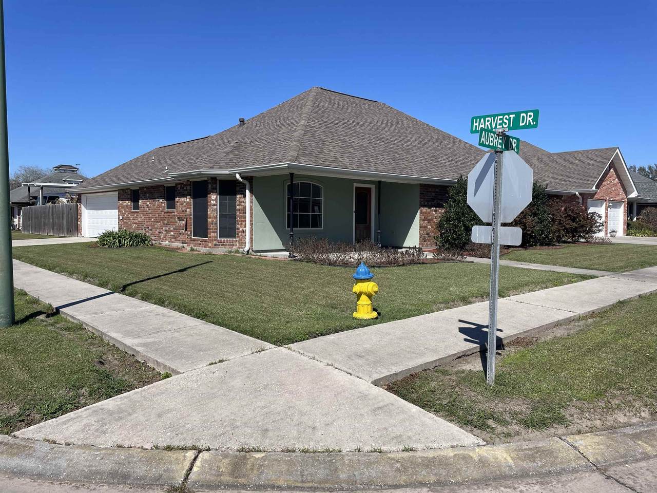 103 Aubrey Drive - Photo 1