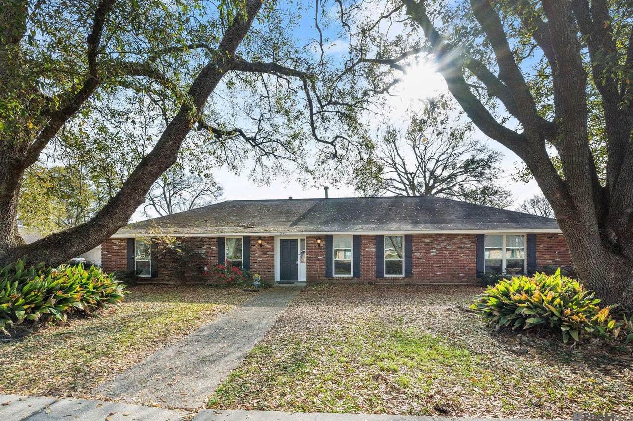 6546 Fennwood Dr - Photo 1