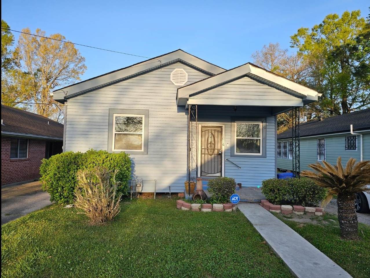 1016 Harrison St - Photo 1