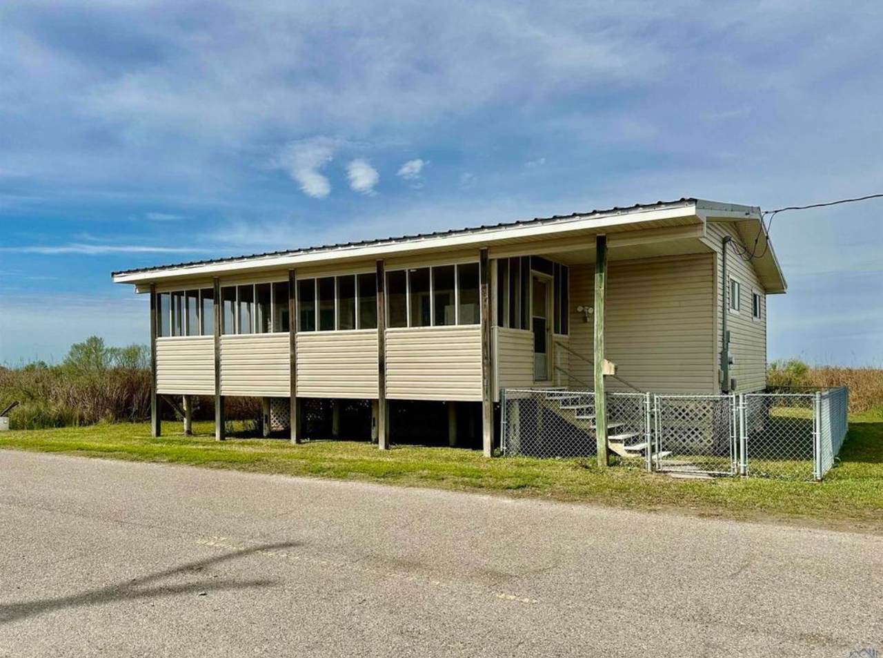1095/1096 Four Point Rd - Photo 1