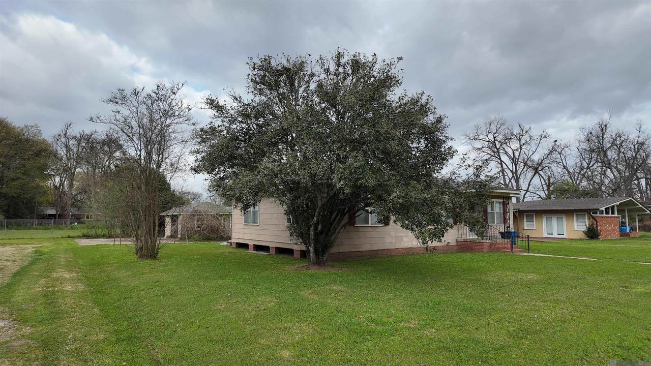 411 Claiborne St - Photo 1