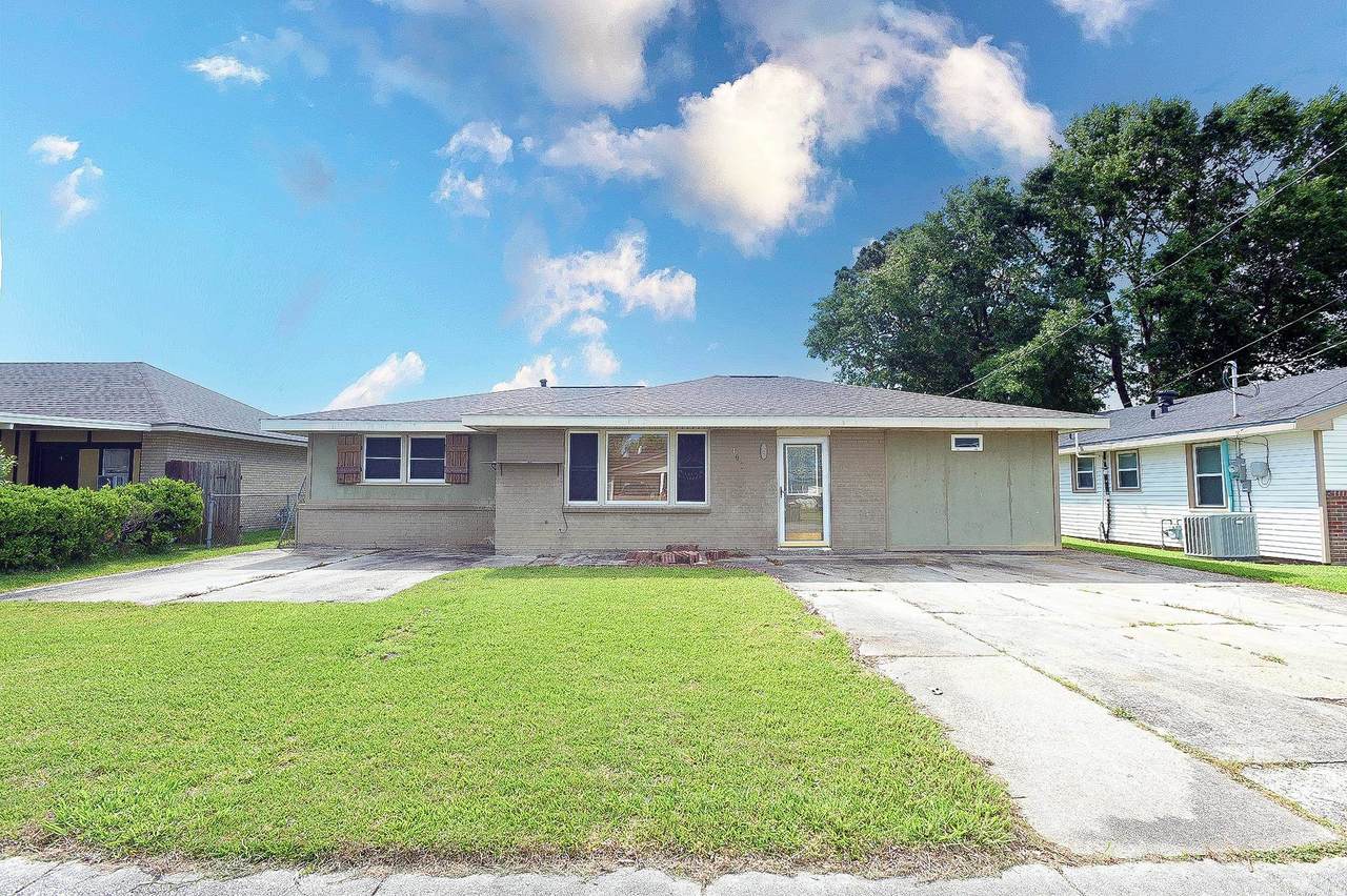 407 Dauphine Ave - Photo 1