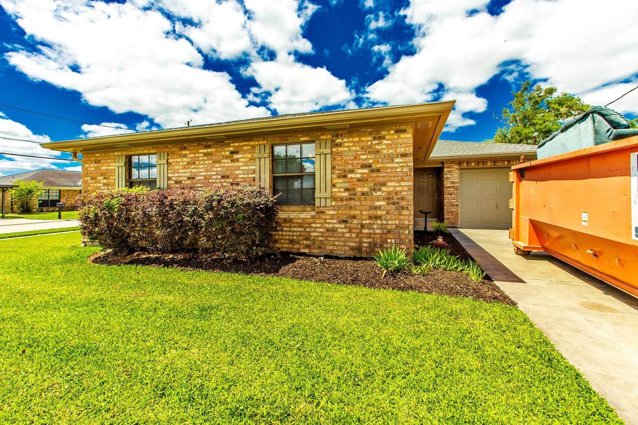 3001 Sycamore Dr - Photo 1