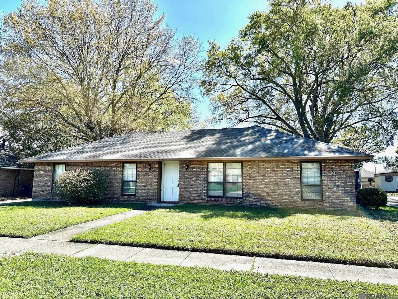 9932 Hillyard Ave - Photo 1