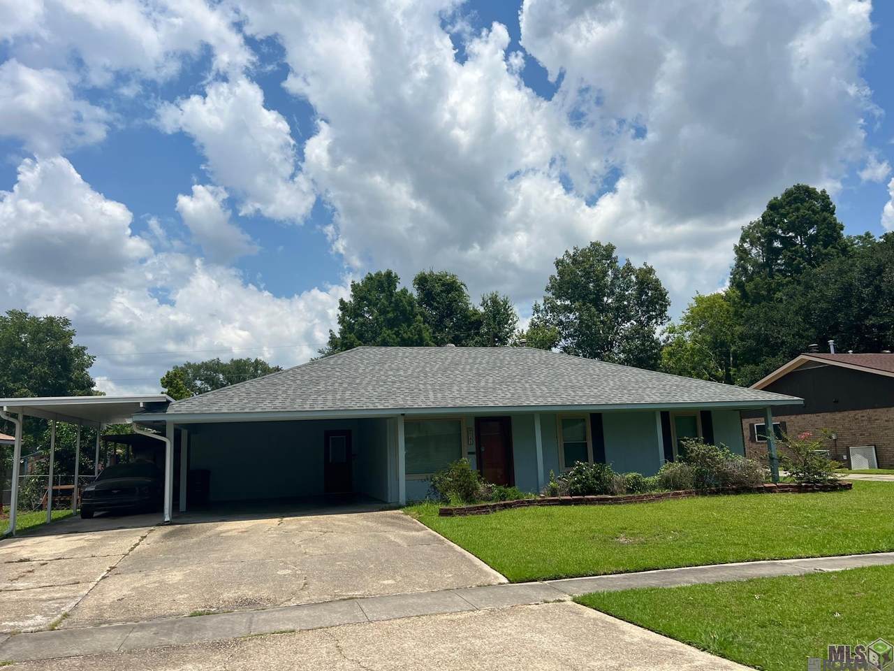 9741 Buttercup Dr - Photo 1