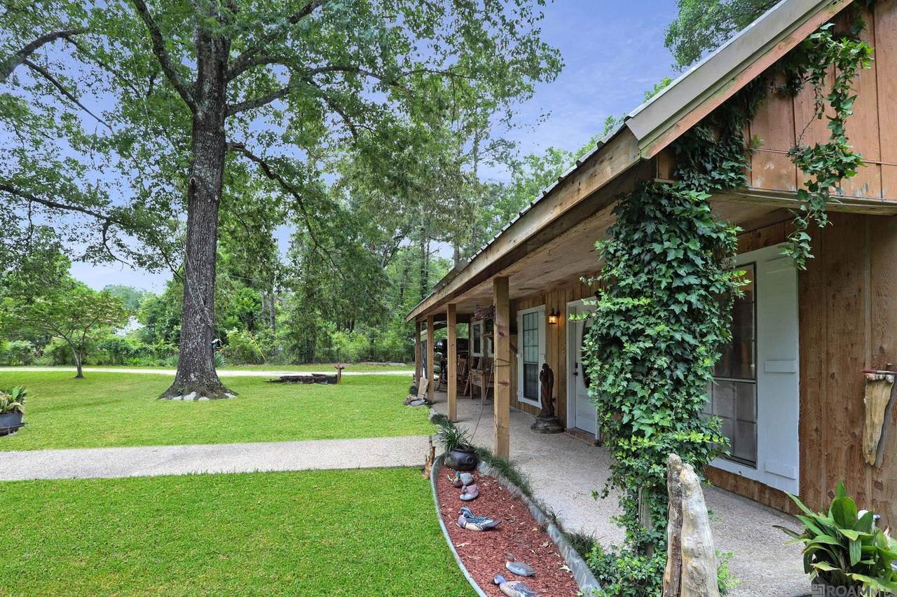 37235 Twin Oaks Dr - Photo 1