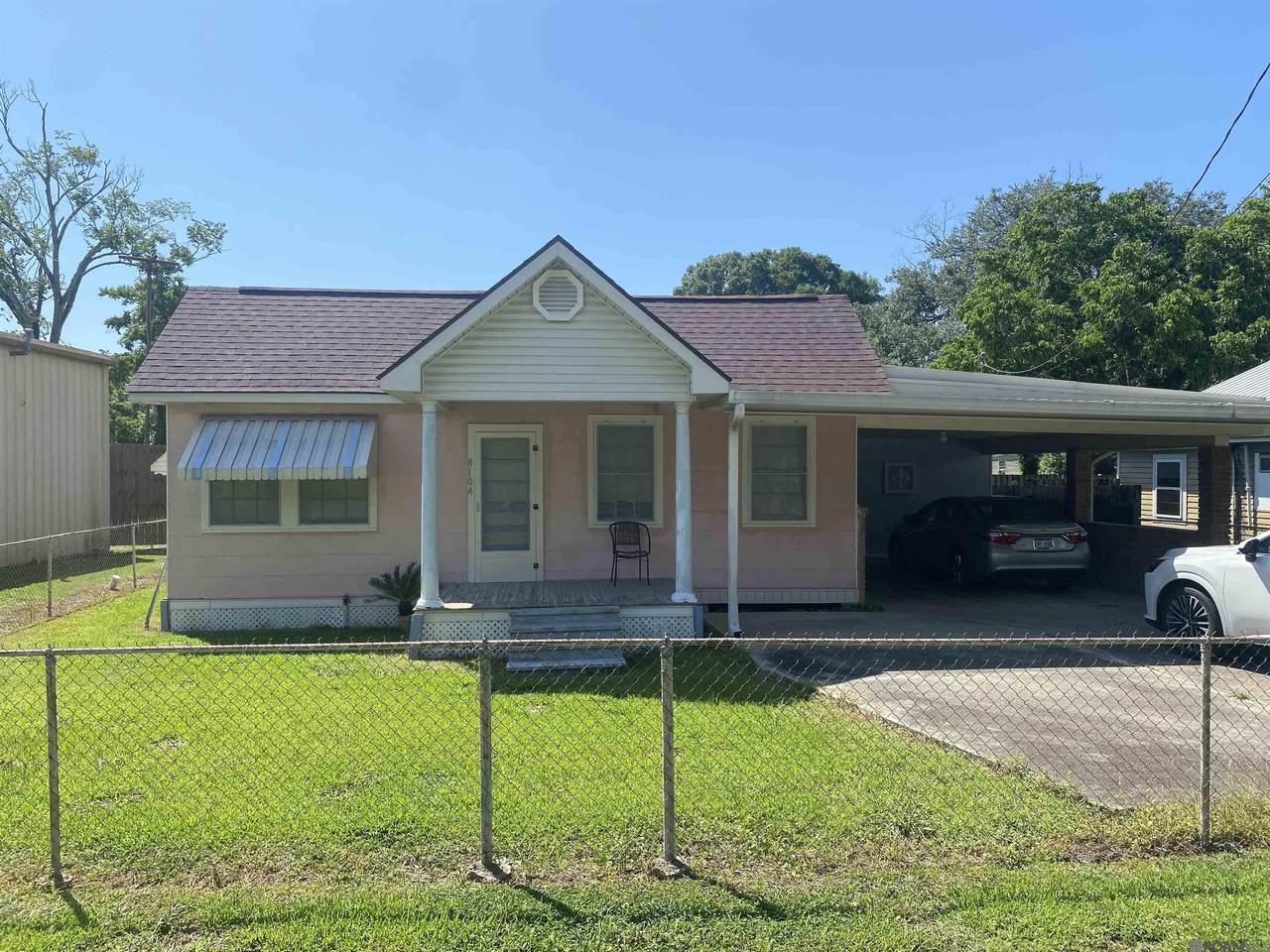 8104 Main St - Photo 1